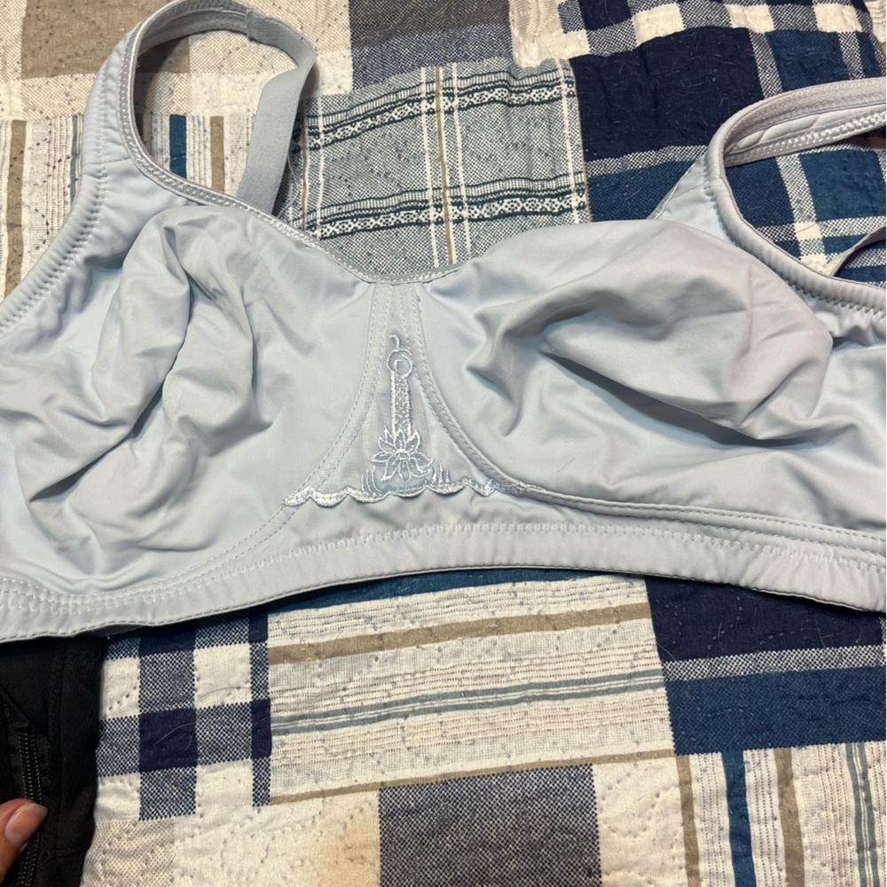 Avenue Body light blue wireless bra 42dd